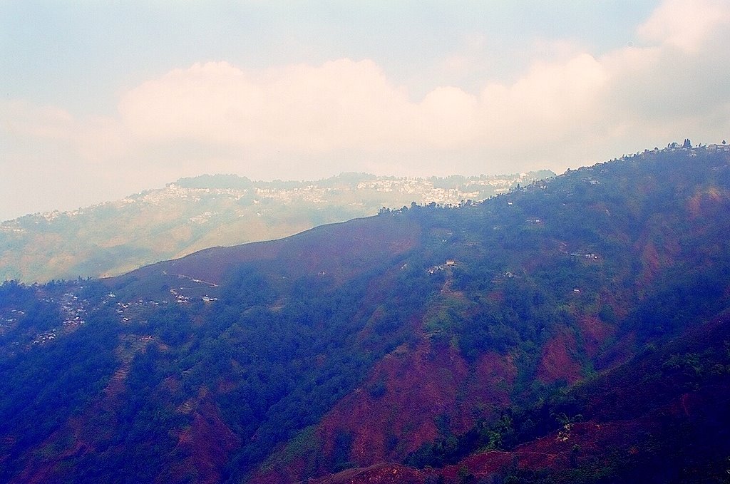 Valleys in Darjeeling 12/2005 by F.Zaman