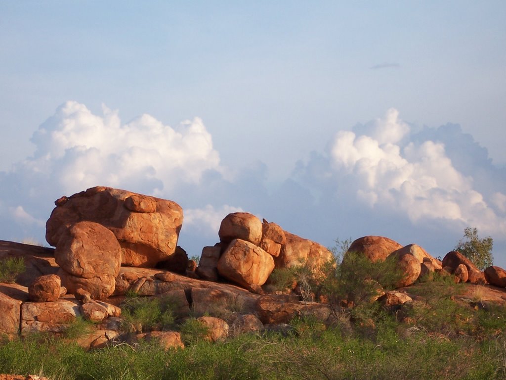 Devil's Marbles bei Sonnenuntergang by B.N.G.