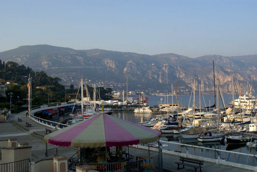 Saint-Jean-Cap-Ferrat - Avenue Denis Semeria - View North towards Beaulieu-sur-Mer by txllxt