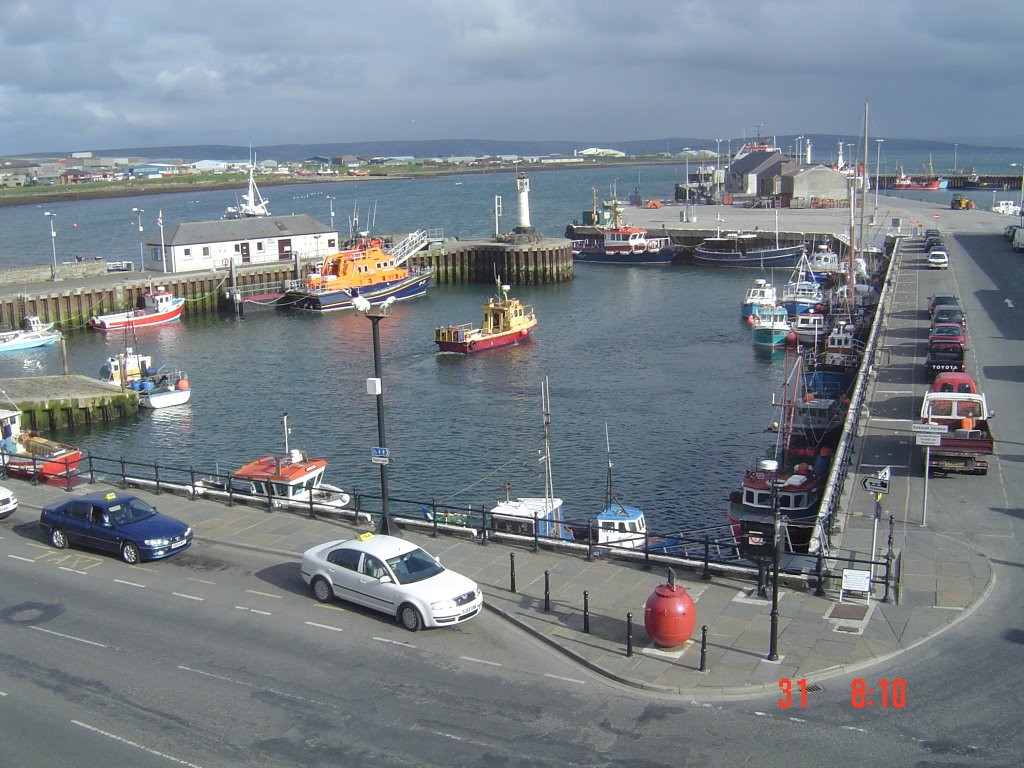 Kirkwall Harbour by dehlibelly