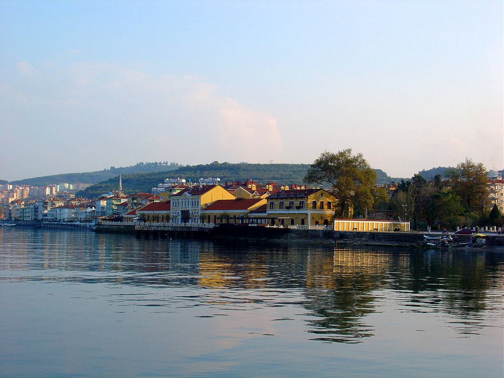 Hotel Montania / Mudanya Alte Bahnhof by Ali Melih Atafırat