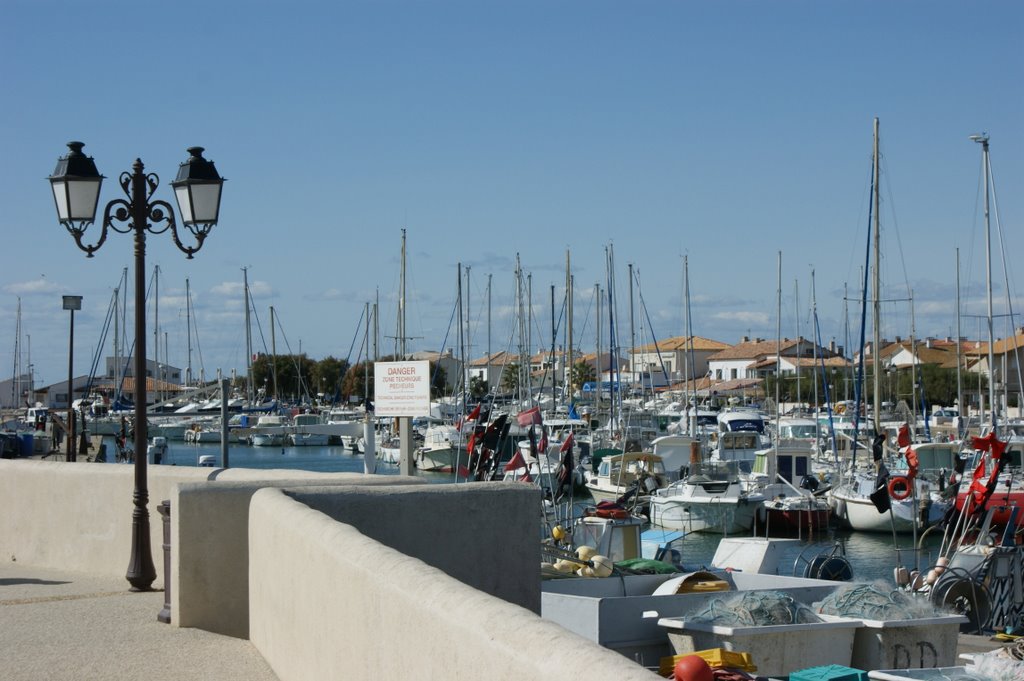 Yachthafen in Saintes Maries de la Mer by Luc D