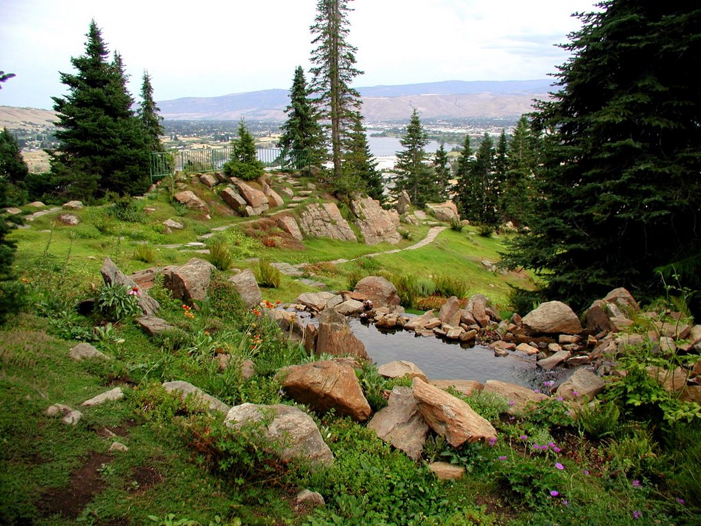 Ohme Gardens, Sunnyslope, WA by Midnight Rider