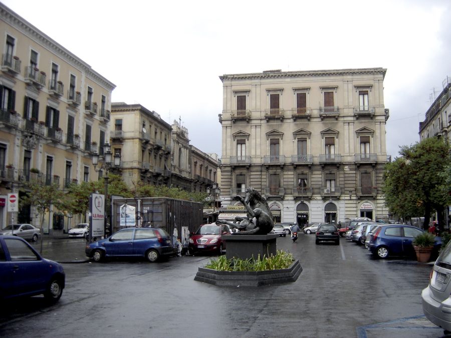 Piazza Vittorio Emanuele III by Ettore M