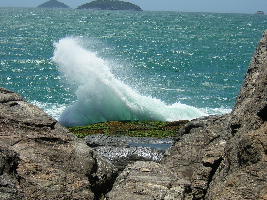 Hard Wave at Rocks by Fernando C Alcantara