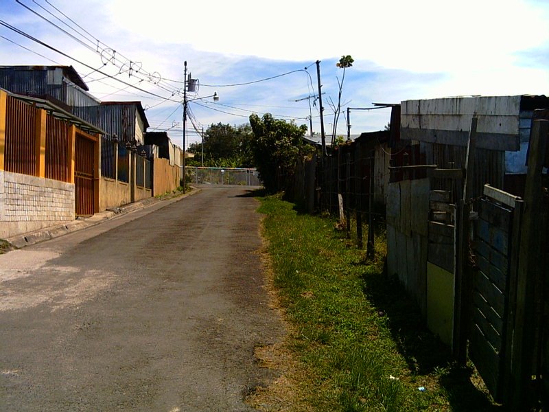 Calle Brenes, Barrio Los Angeles by Wazicr