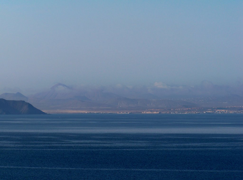 Blick nach Fuerteventura by Huiuiuivogel