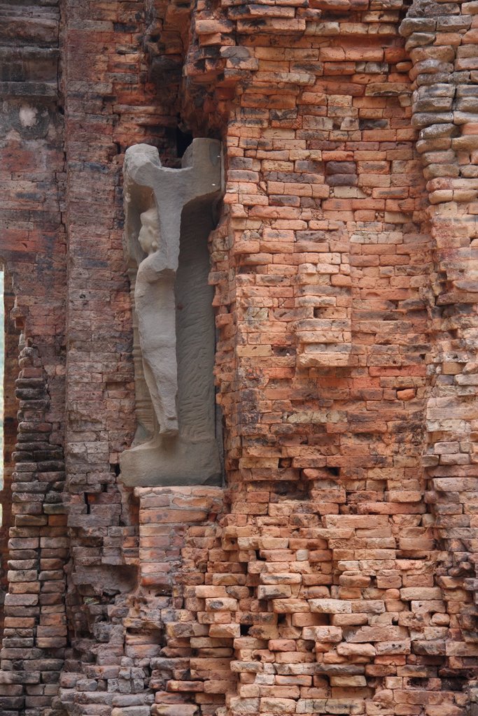 Prasat Bakong, Cambodia by Peter Nagel