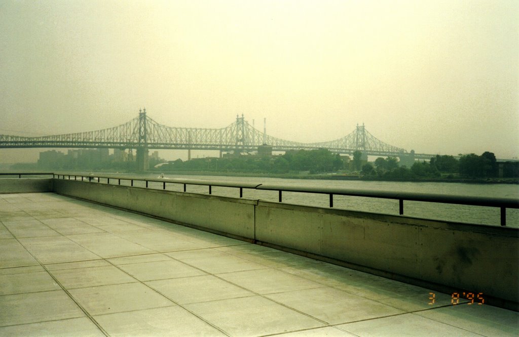 USA august 1995 - N.Y.C. 59th Street Bridge by ilnani