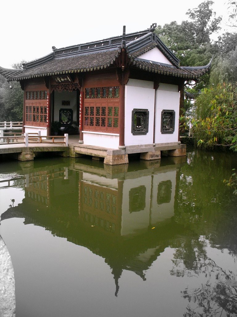 Hangzhou, West Lake by Michael  D