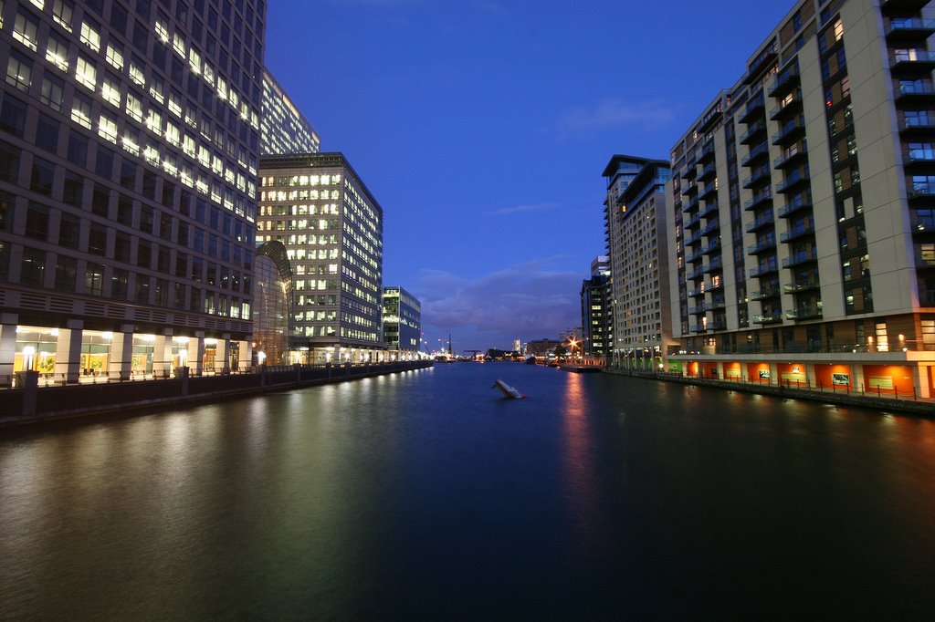 Canary Wharf Bridge 3 by Jeff Metal