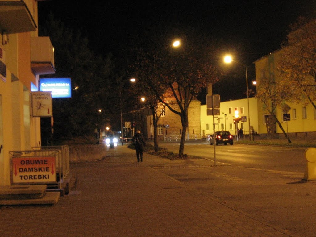 Choszczno, ul. Wolności - nocą by Yarecky