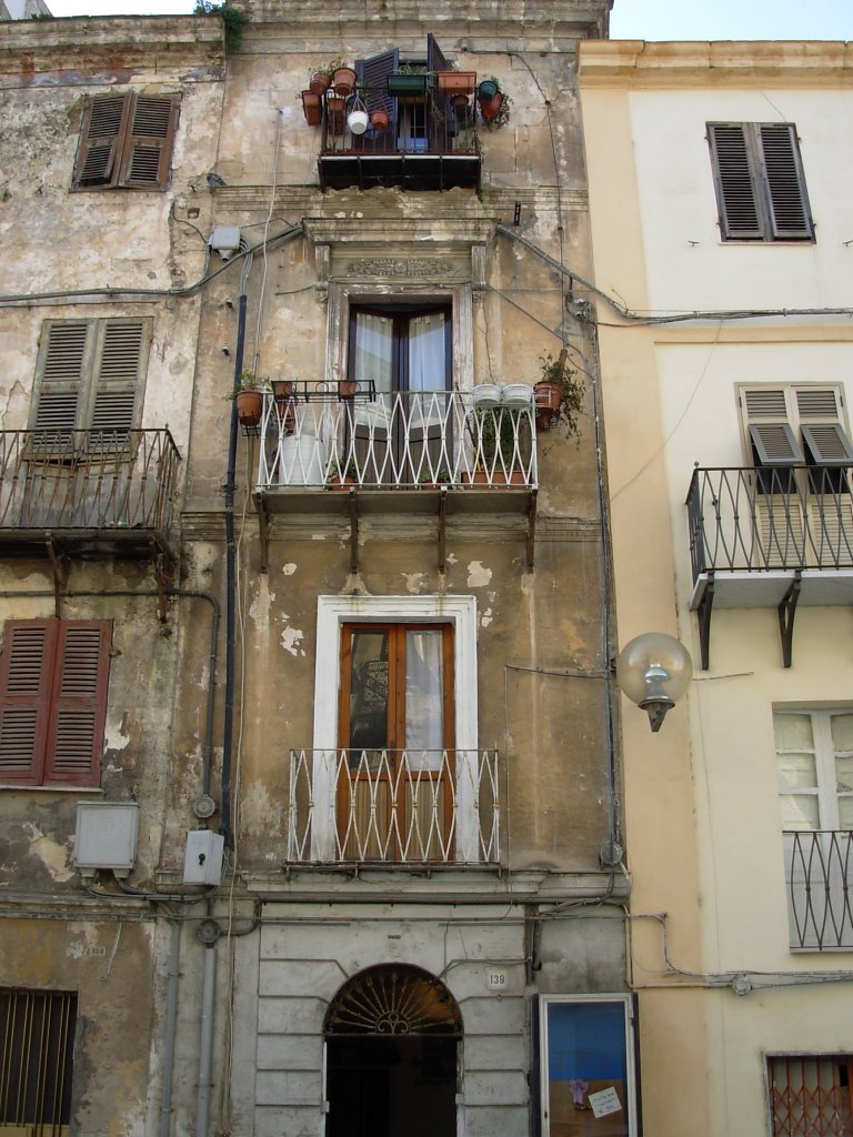 Palazzo nel centro storico di Sassari by Vincenzo Falchi