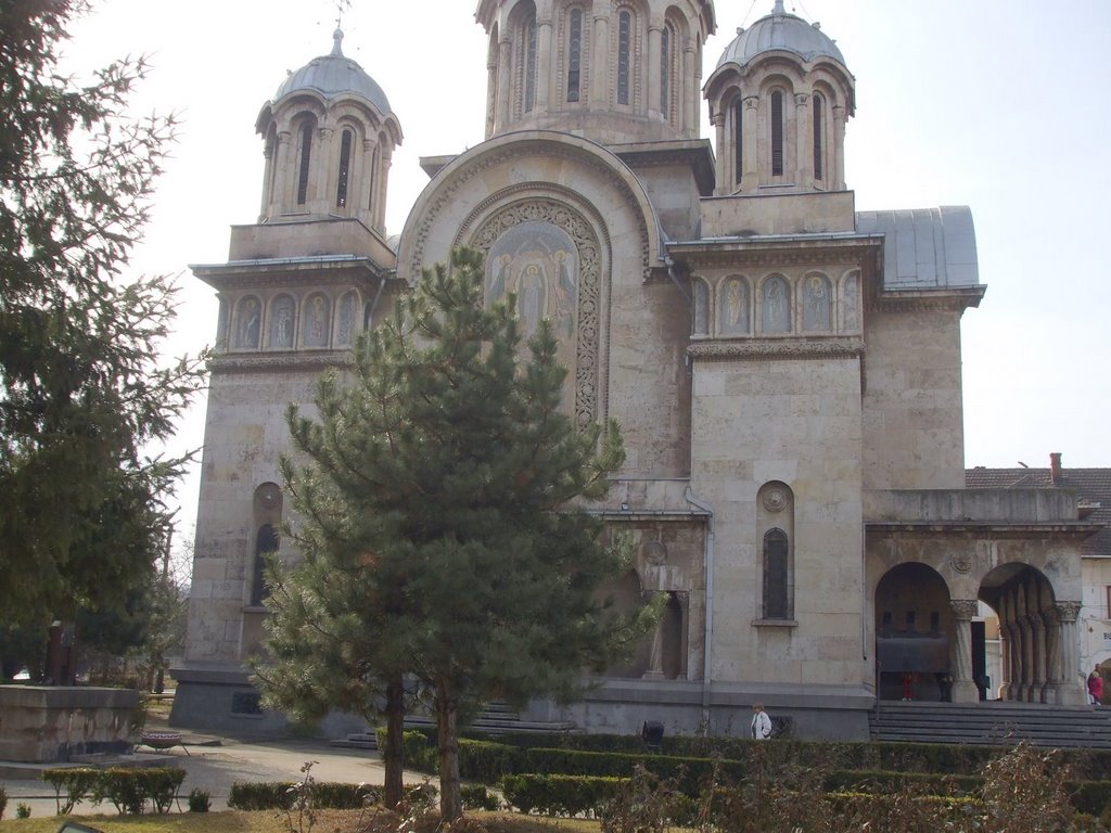 Biserica in Hunedoara by stefan alexandrescu