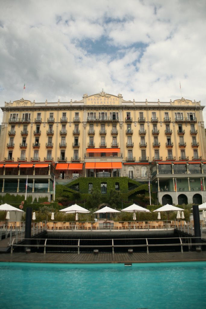 Grand Hotel Tremezzo, Tremezzo, Lombardia, Italia by Hans Sterkendries