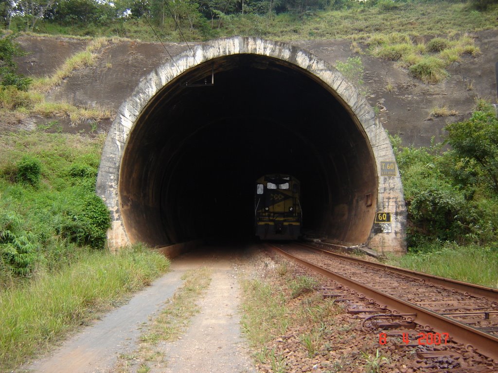 Tunel ferrovia do aço by elclucas