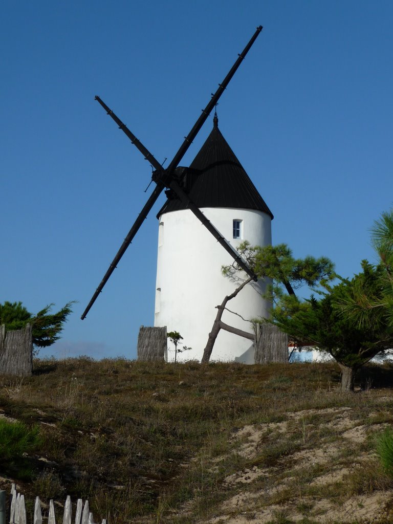 Le Moulin à vent de la Bosse à L'Epine, Noirmoutier. by J.Hache