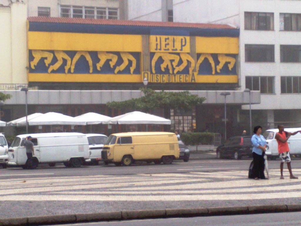 Copacabana, Help, Rio de Janeiro (Brazil) by nils gjersø