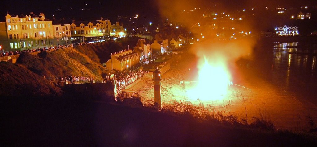 Port Erin Bonfire Night 2005 by Tony Archibald