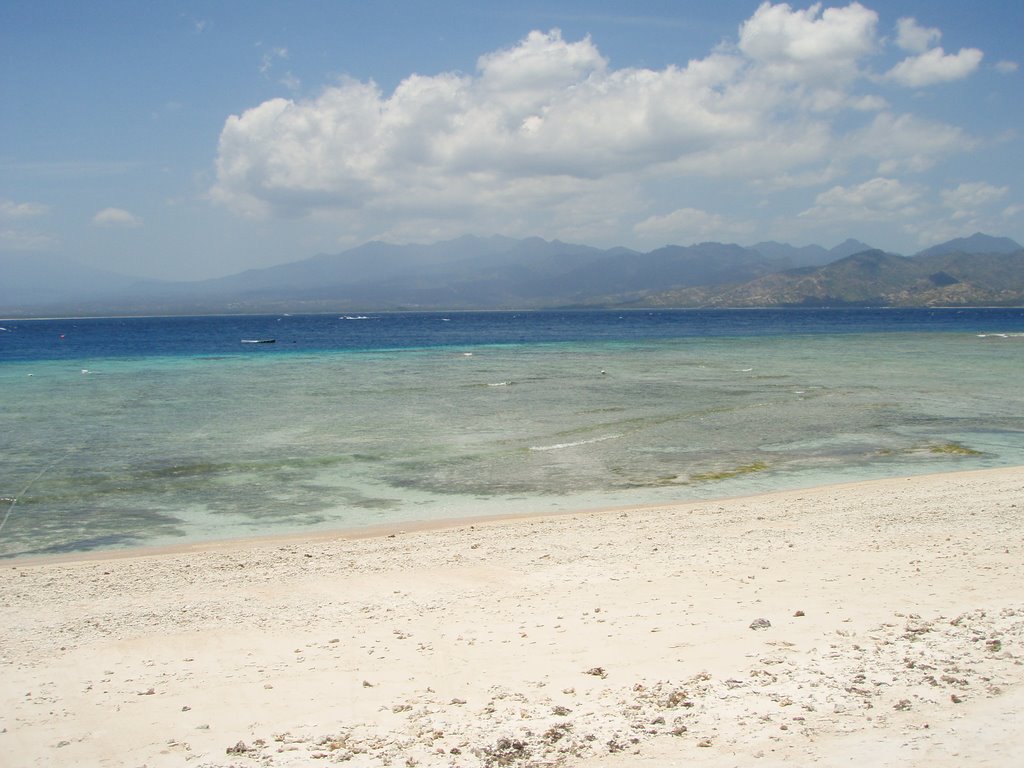 Beach Gili Trawangan by tvelgaard