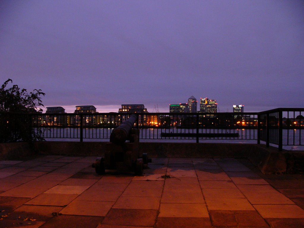 Docklands by night by miguel.live