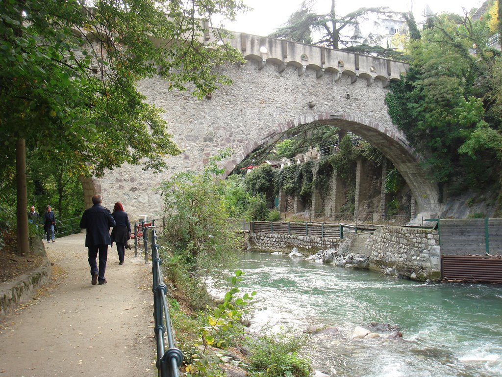 Meran Roemische Brücke by Roland Groeschner