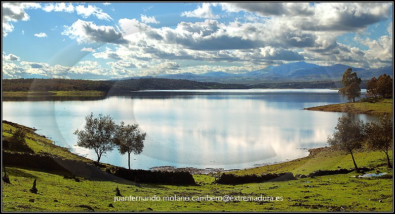 Pantano Gabriel y Galán desde Granadilla by Juan Fernando Molano…