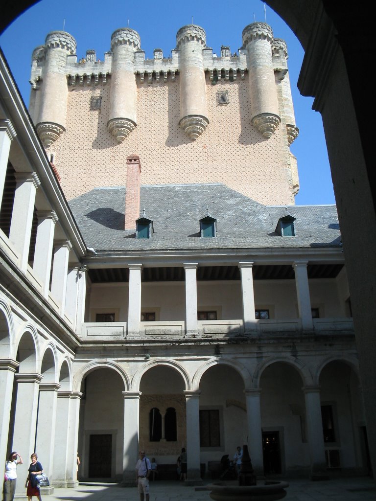 Alcazar Segovia Torreón Central desde el patio de Armas by Ignacio de La-Chica …