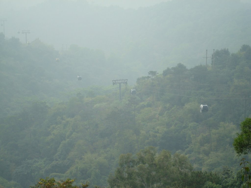 广州白云山索道鸟瞰 Baiyun Mountain Scenic Area Cableway By 杜友 by 淡紫藍