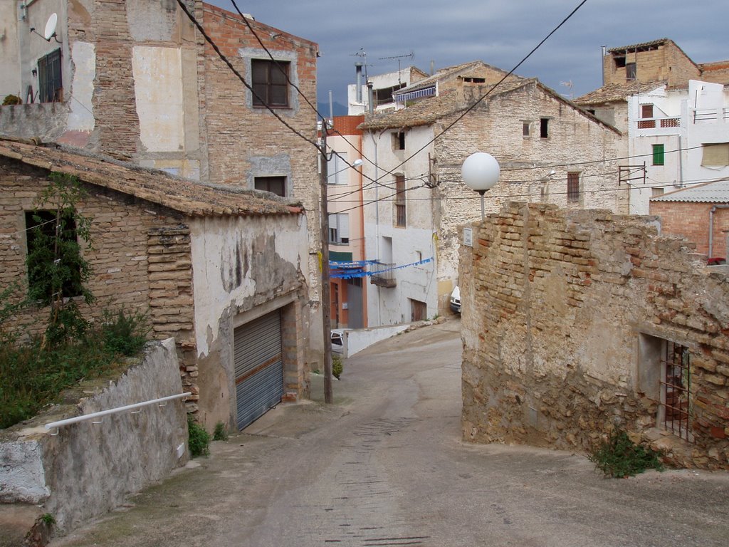 Tivenys, Calle de Cardo by theisencamille