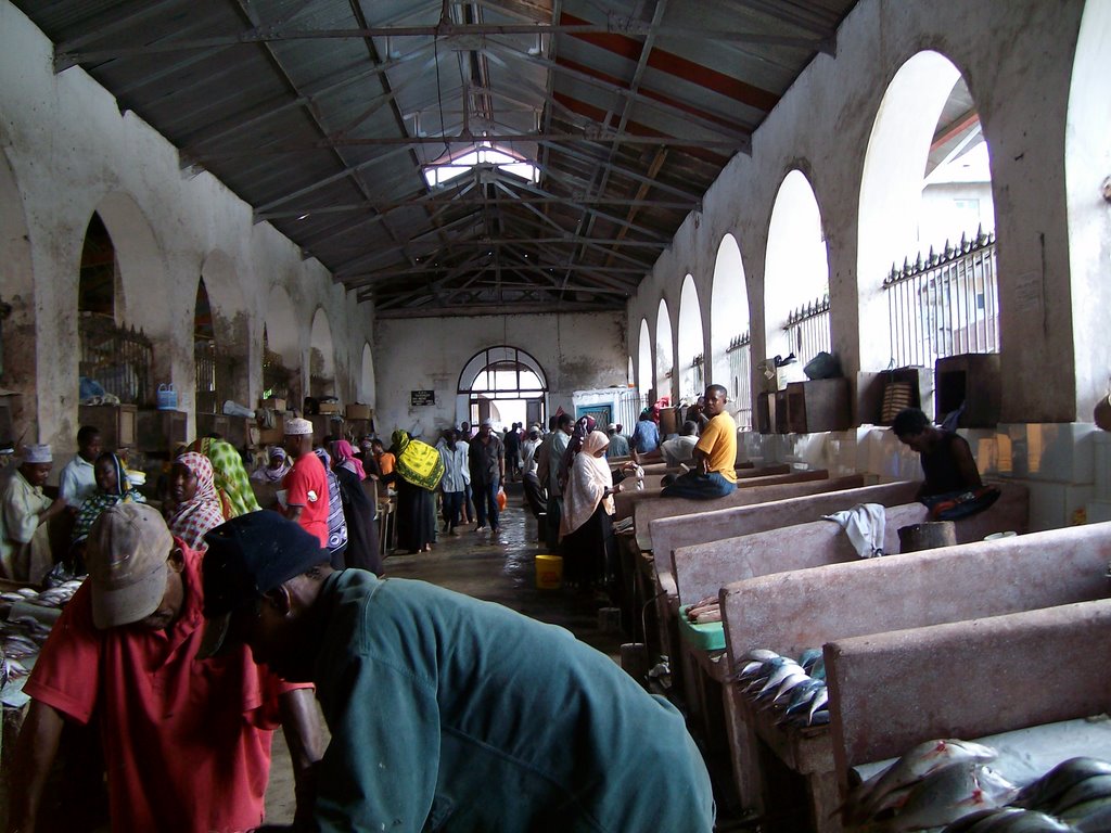 MERCATO DEL PESCE STONE TOWN by Maria Teresa Corbo