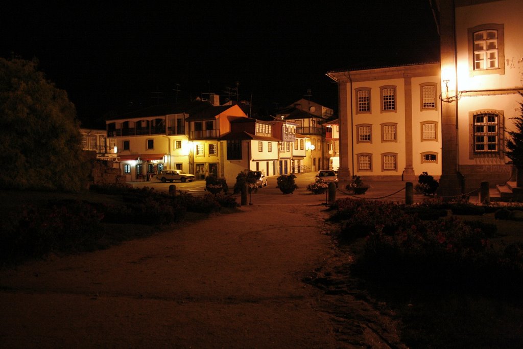 Noite no Jardim do Castelo by Zé(penato)