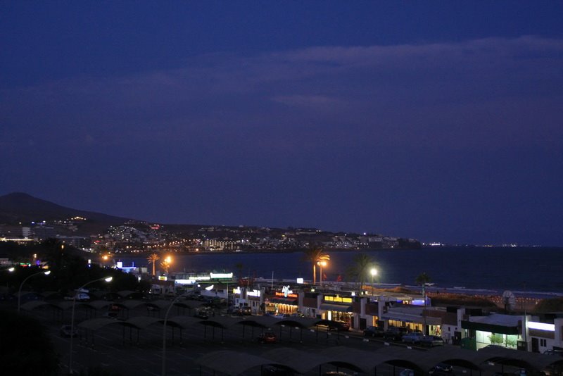 Playa del Ingles by Robert Babiak