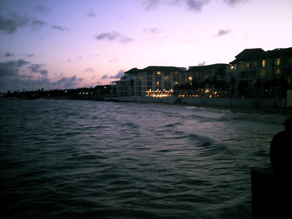 ATARDECER EN PLAYA DESDE EL MUELLE by pedroenrique