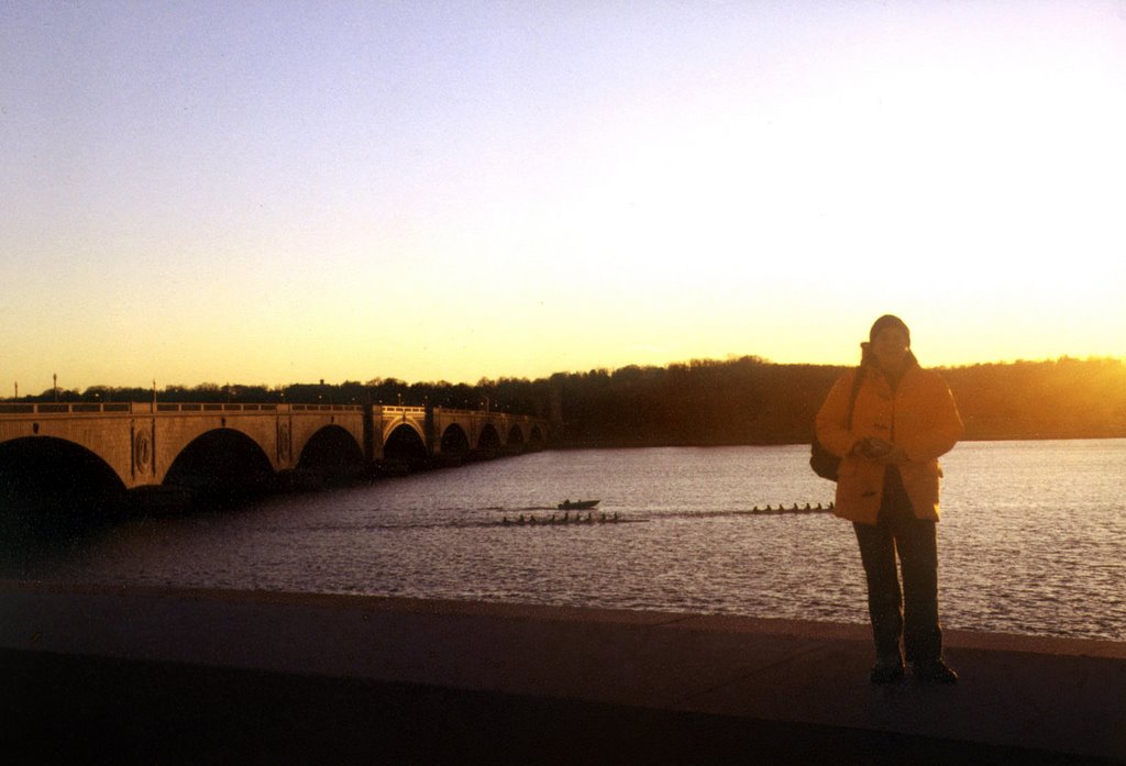 Sunset on Potomac river by Ivan Pumayalla