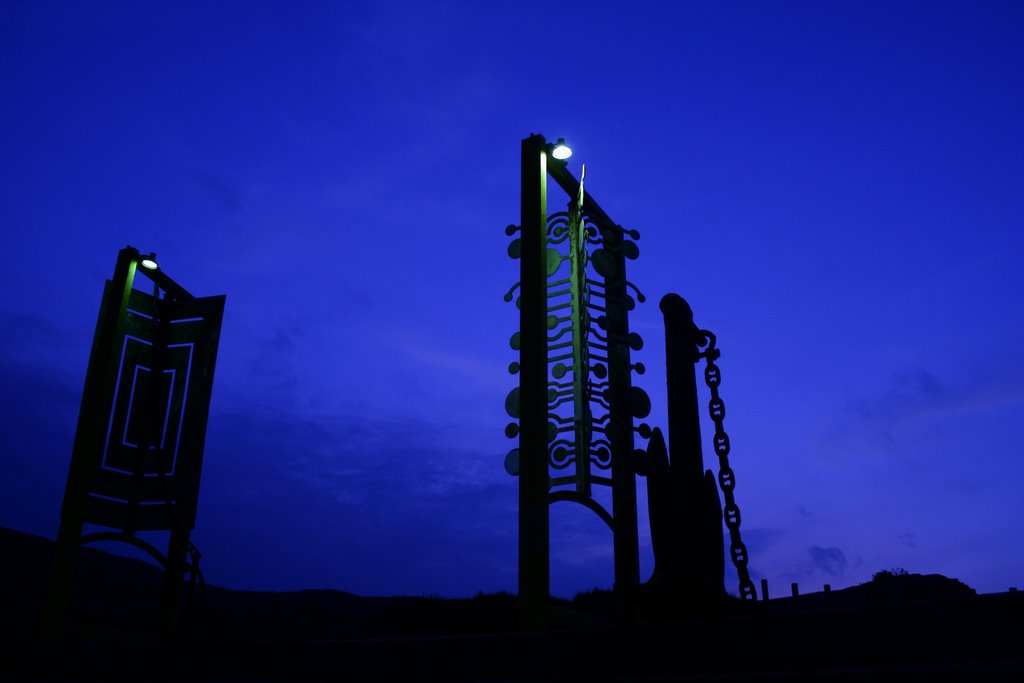 Museo de Anclas de Noche by Carlos Nicolas Velas…