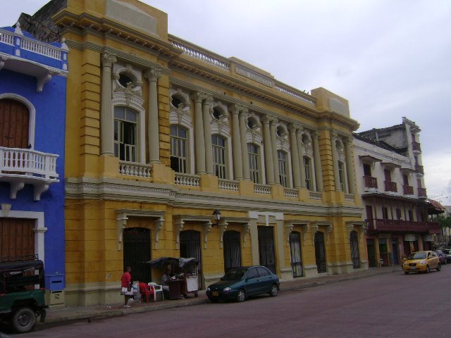 Antigua Sede Club Cartagena, frente al parque Centenario by jtarra