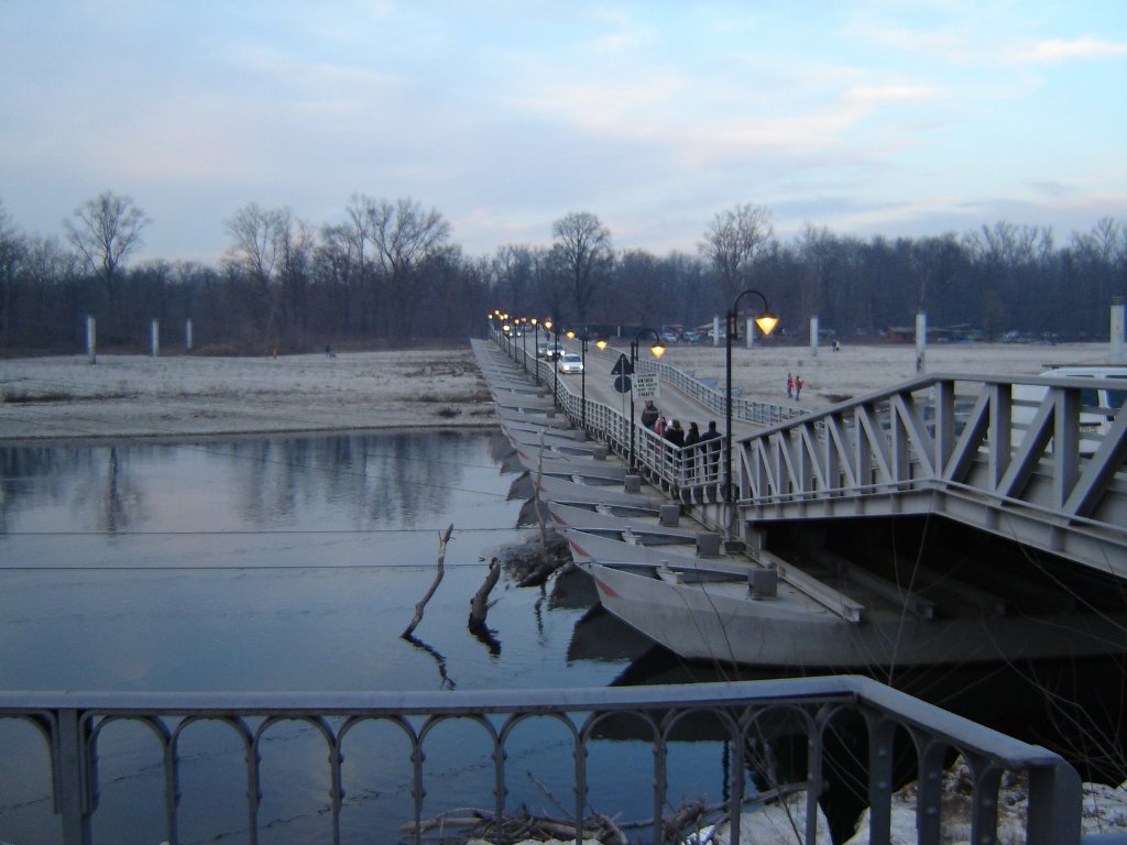 Ponte di barche by Andrea Dolzan