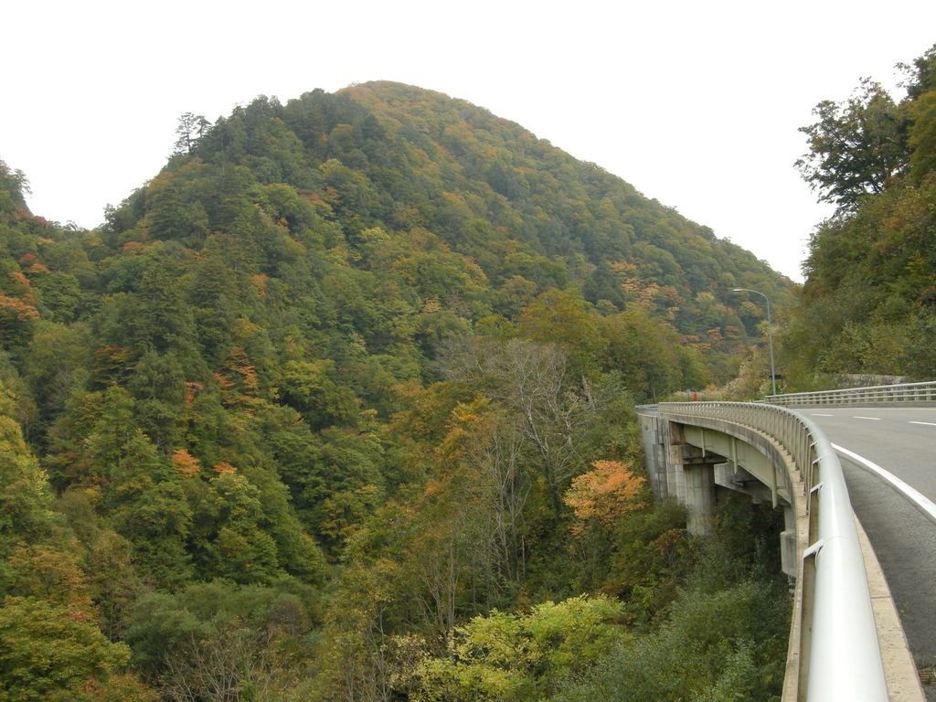 From Route 108,Yuzawa city,14 Oct 2008　国道１０８号から（秋田県湯沢市）平成２０年１０月１４日 by butch24h