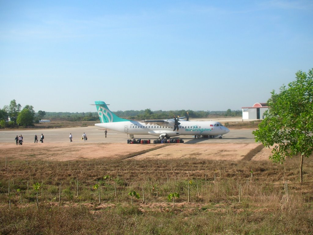 Aeropuerto de Pathein by IGV