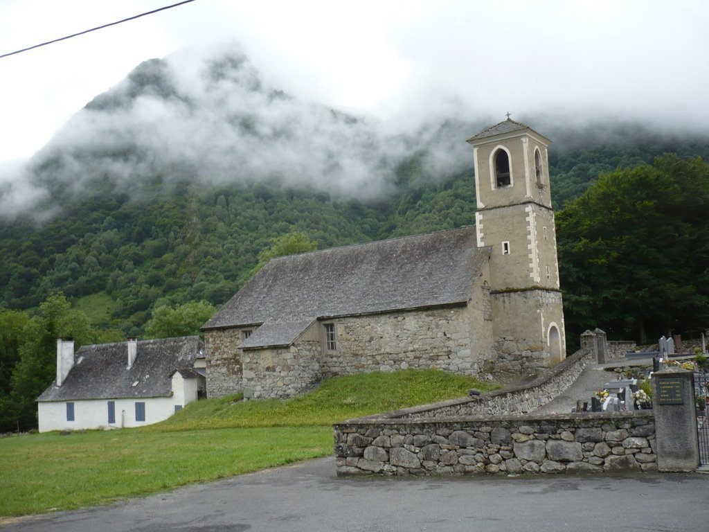 Eglise d'Estaing by beigenmann