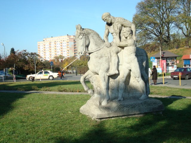 Szczecin,pl.P.C.K.- Pomnik Miłosiernego Samarytanina by Jan Bartnicki