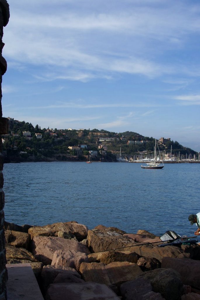 Théoule-sur-Mer - Quai Édouard Blondy - View North on La Napoule by txllxt