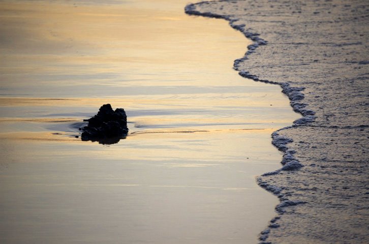 The Stone and the waves by Carlos Barretto