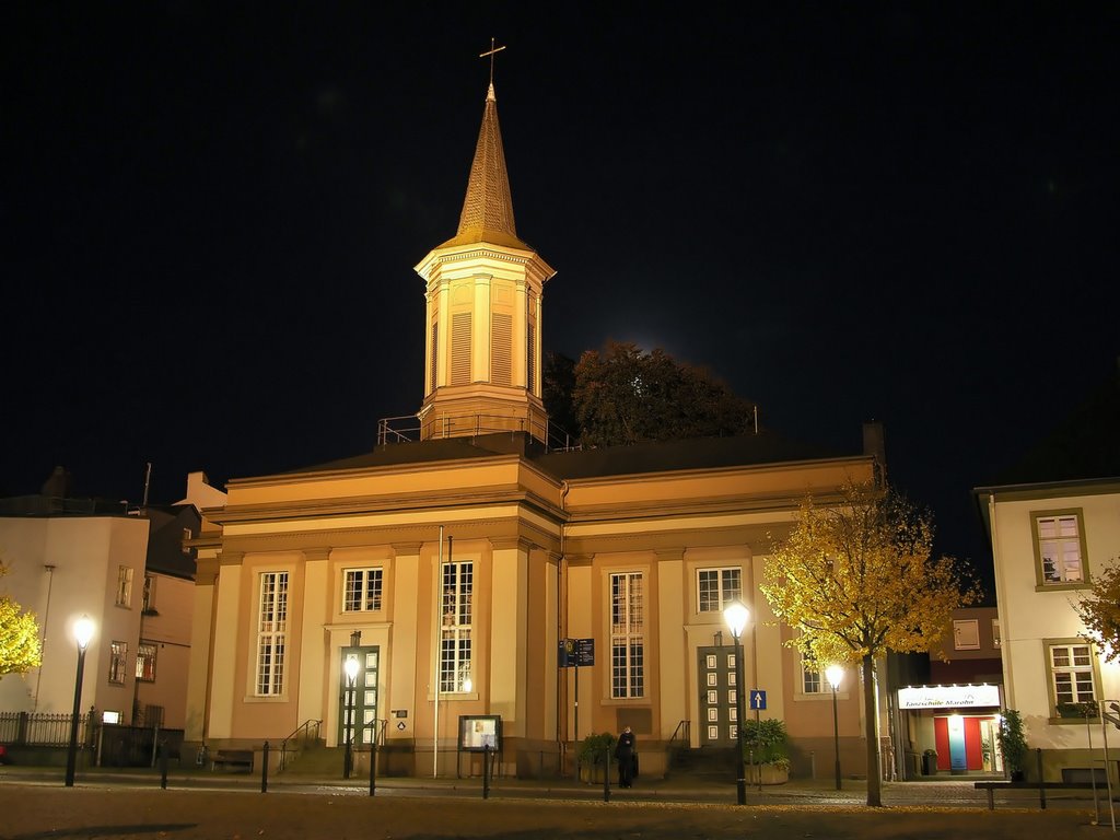 Aferstehungskirche bei Nacht by DirkHoevel