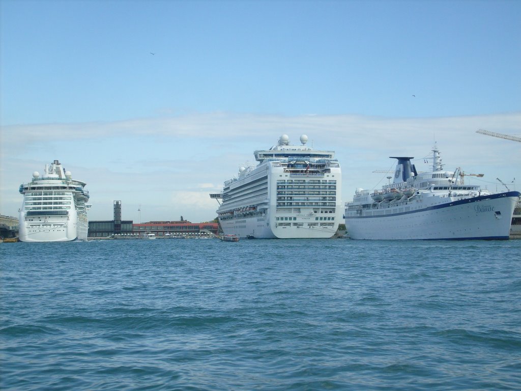 Ferries at Venice by earthzerathz