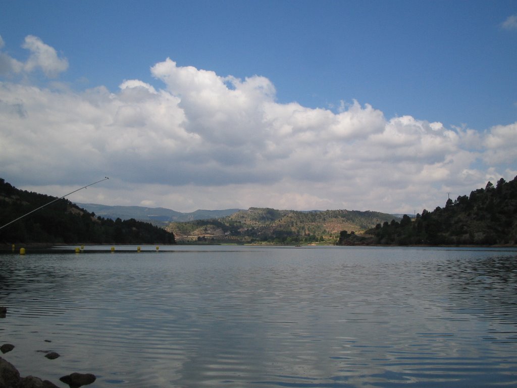 Pantano de cofrentes by Luis Blanco