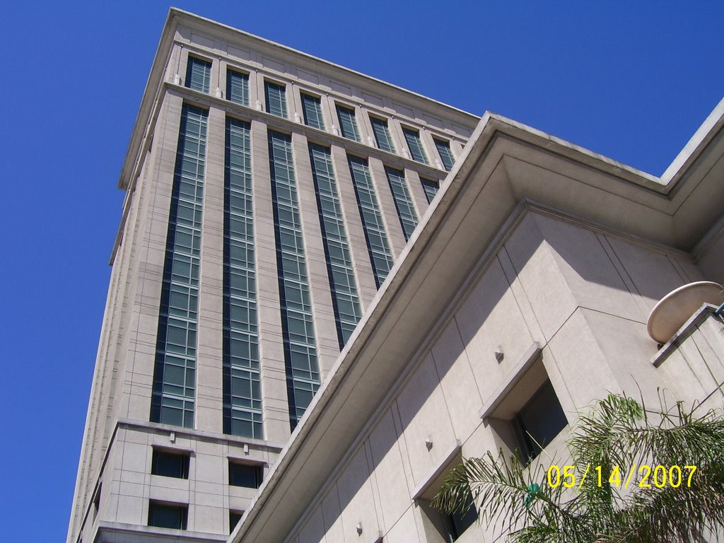 Gazing up the height of the proposed Sheraton Hotel (now Radisson Blu) to its central pinnacle [fronting Shoe Mart complex] at the north reclamation area in Cebu City, Cebu, E by kang © francis b i ♣