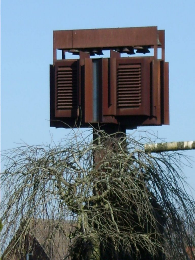 Klokketårn ved Hadsund kirke by Søren Poulsen