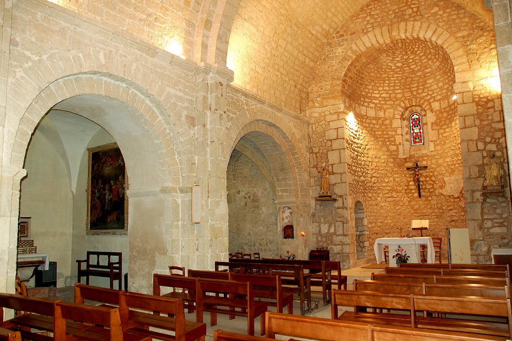 Eglise de Vaugines by Claude Roussel-Dupre